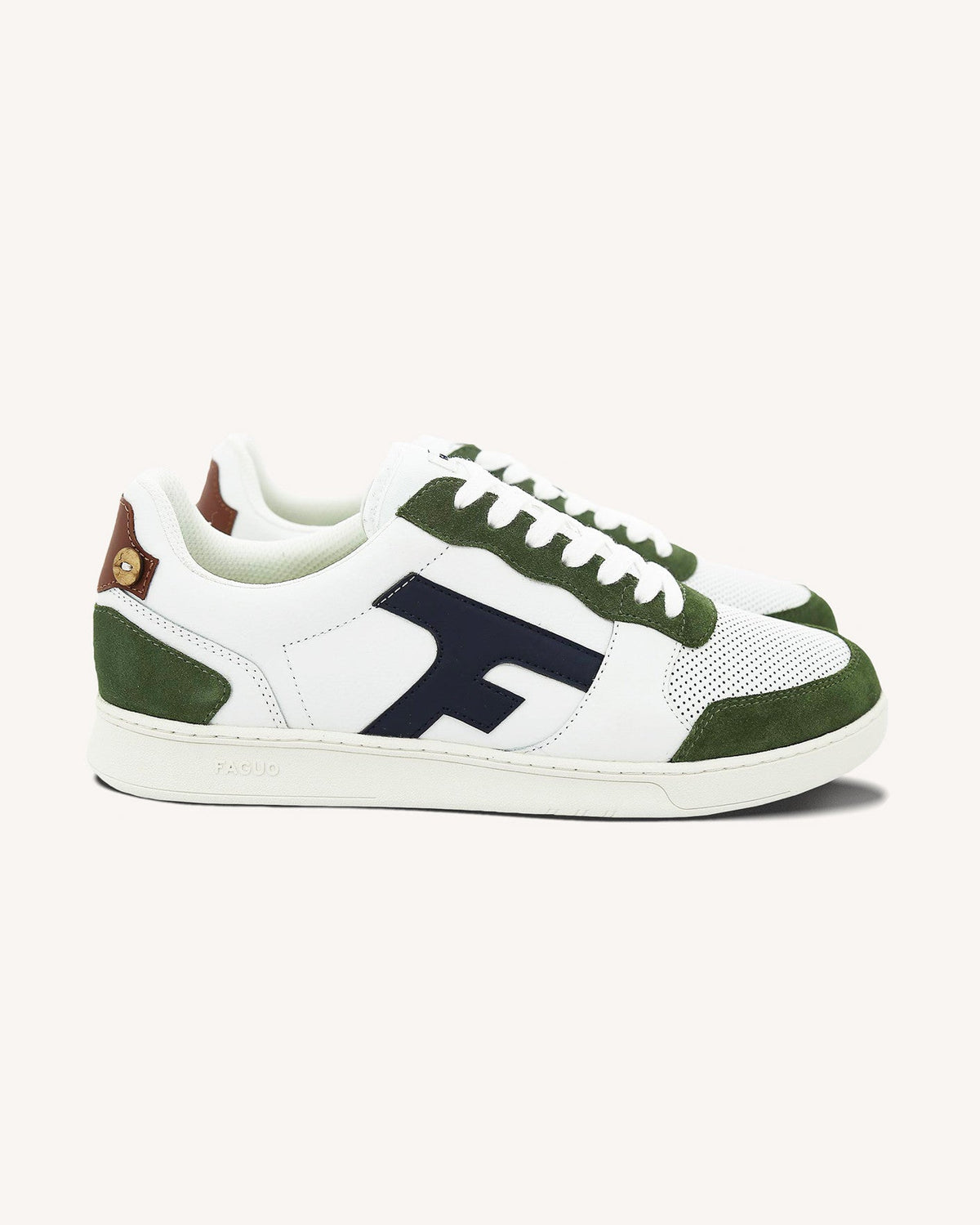 Sneakers in pelle bianche, blu e kaki
