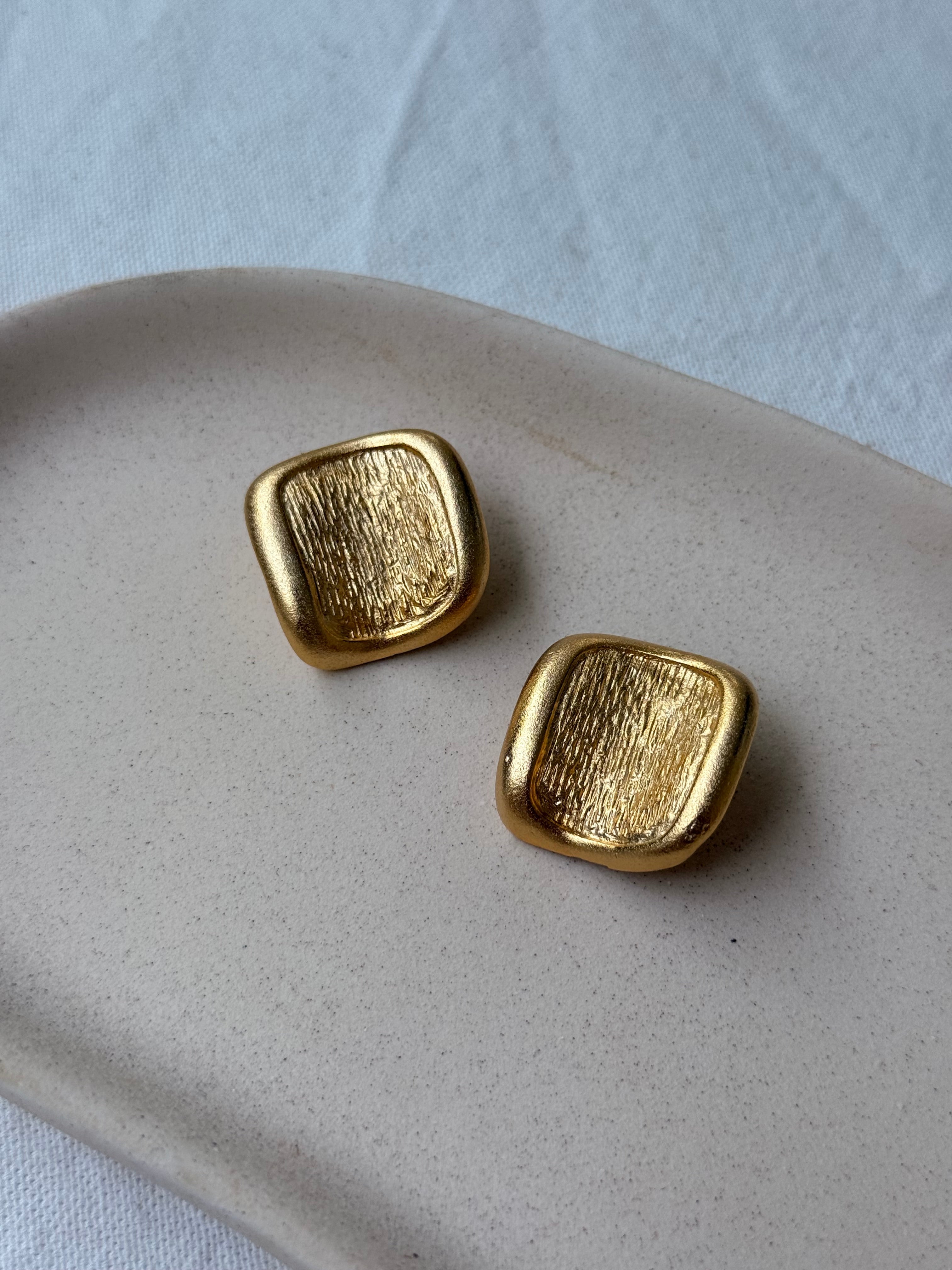Boucles D’Oreilles Vintage - Carrés Dorés Texturés