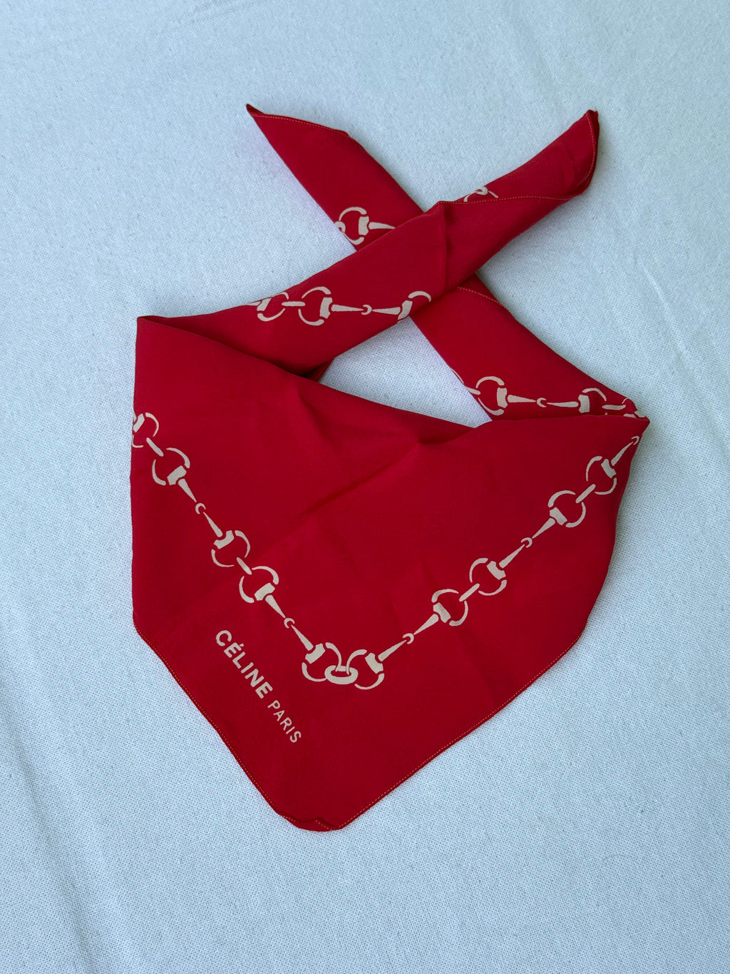 Foulard Céline – Motifs Chaînes Rouge