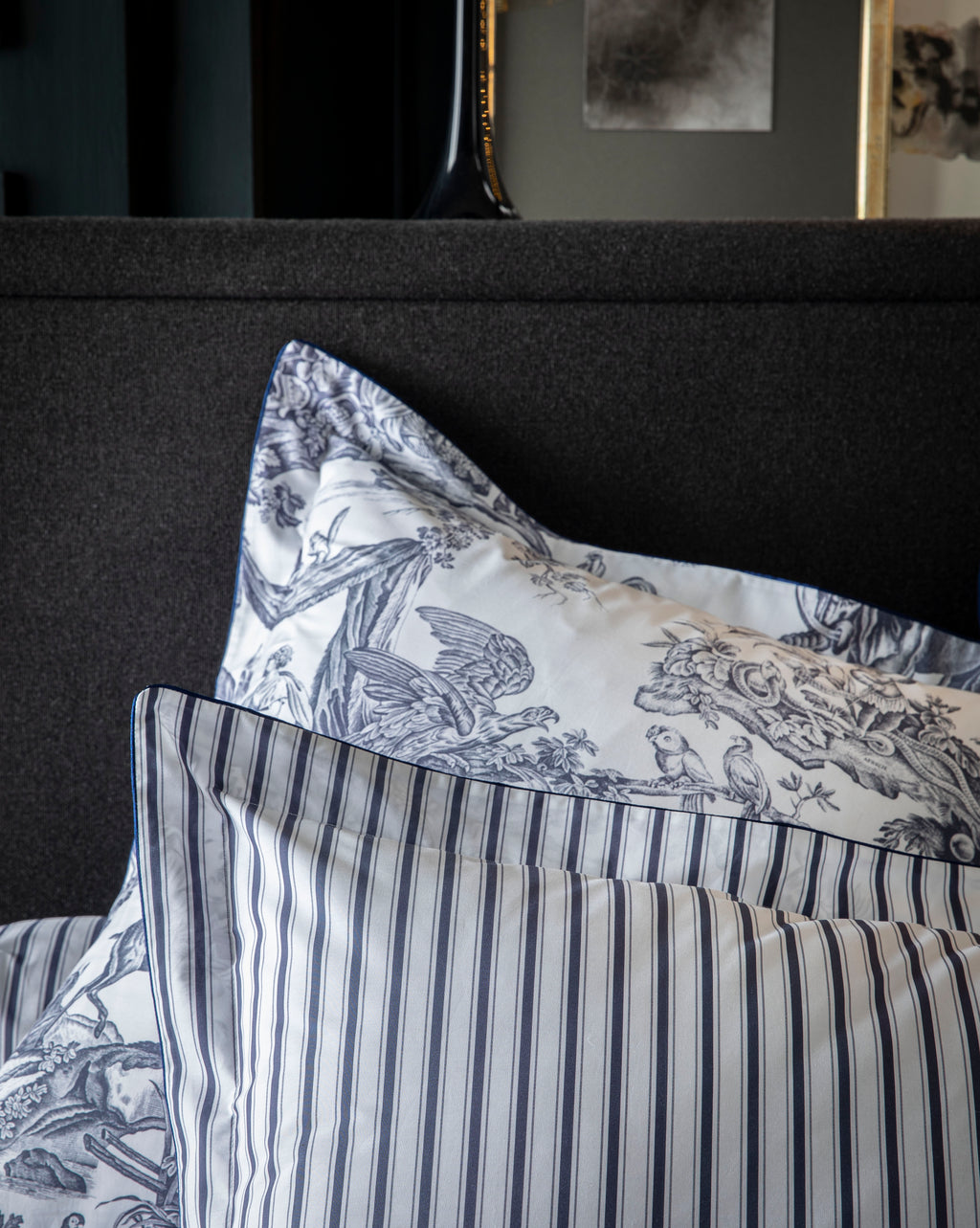 4 Continents - Pillowcase - White/Blue