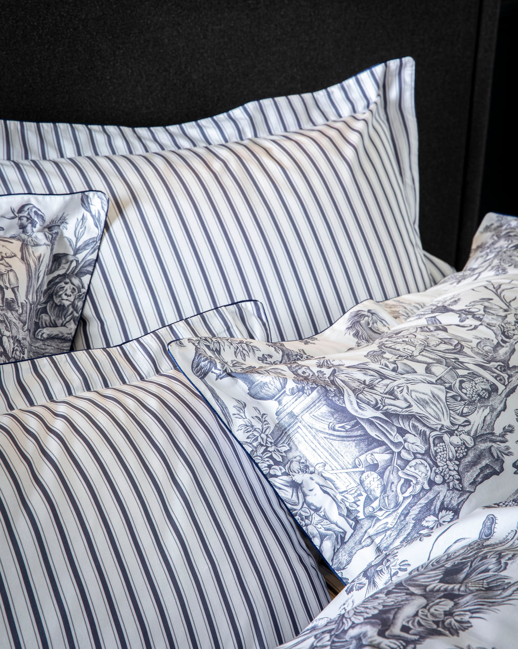 4 Continents - Pillowcase - White/Blue