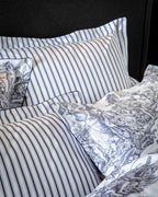 4 Continents - Pillowcase - White/Blue