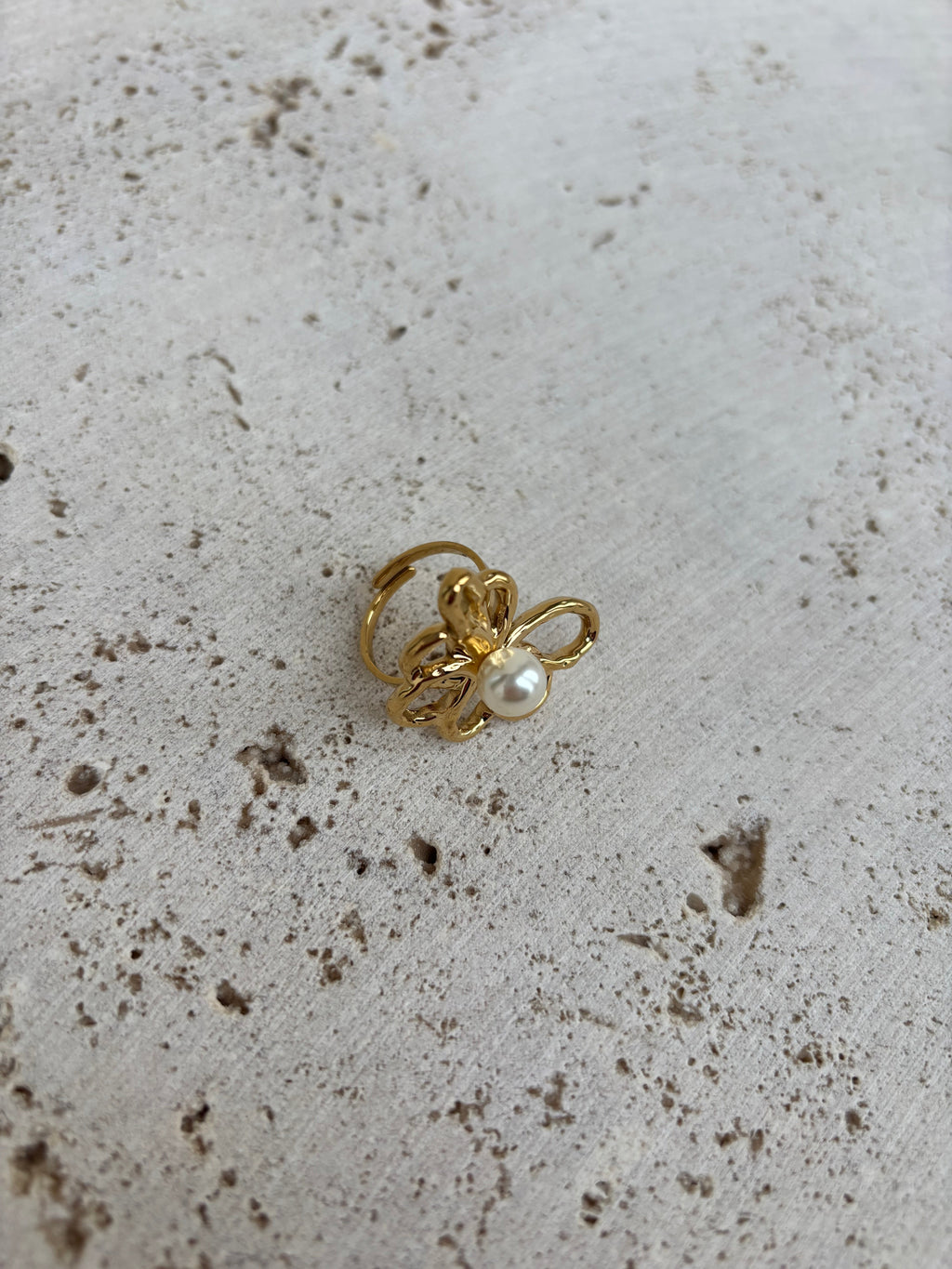 Leave X Pearl Ring