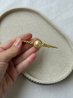 Broche Vintage - Forme Barrette Torsadée Et Perle