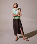 Camiseta pequeña con cuello en V en contraste - Verde agua - Mujer