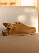 Zuecos Shetland de arcilla y cuero engrasado