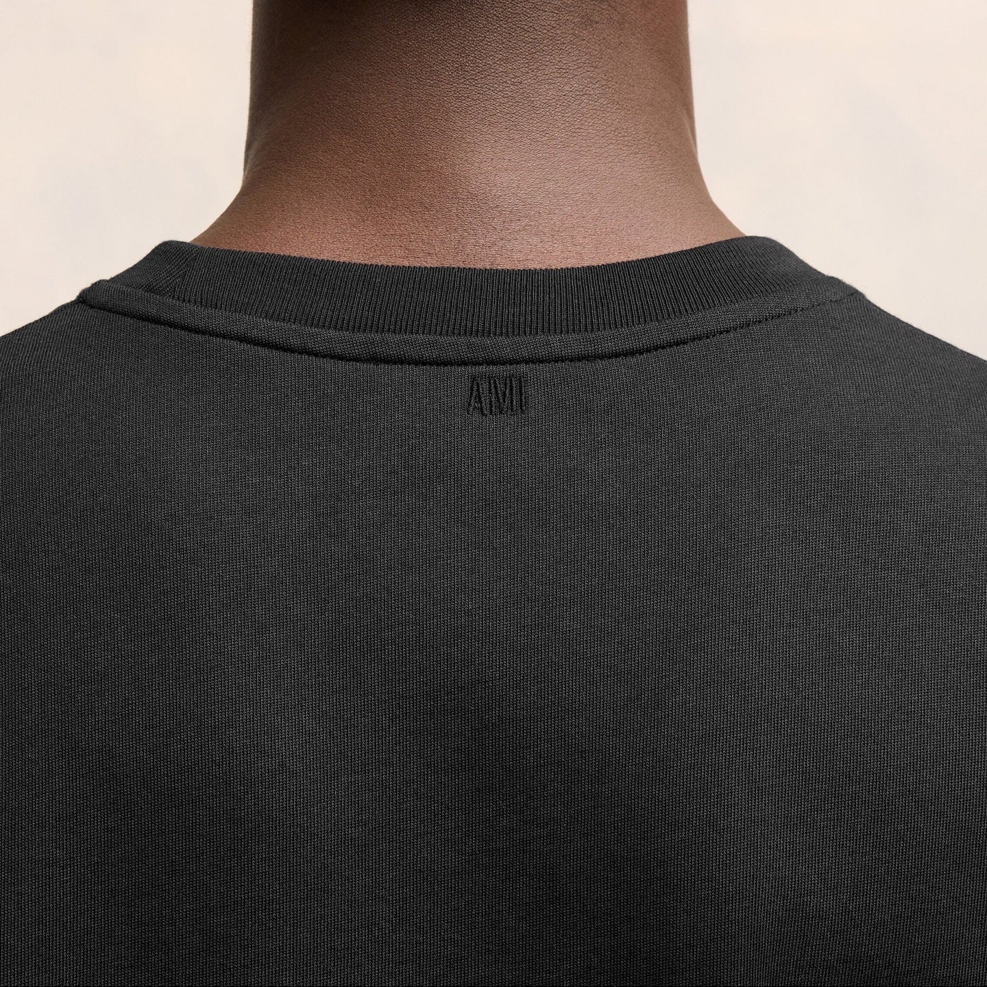 Ami Paris - Camiseta 3D pequeña Ami de Coeur – Negro