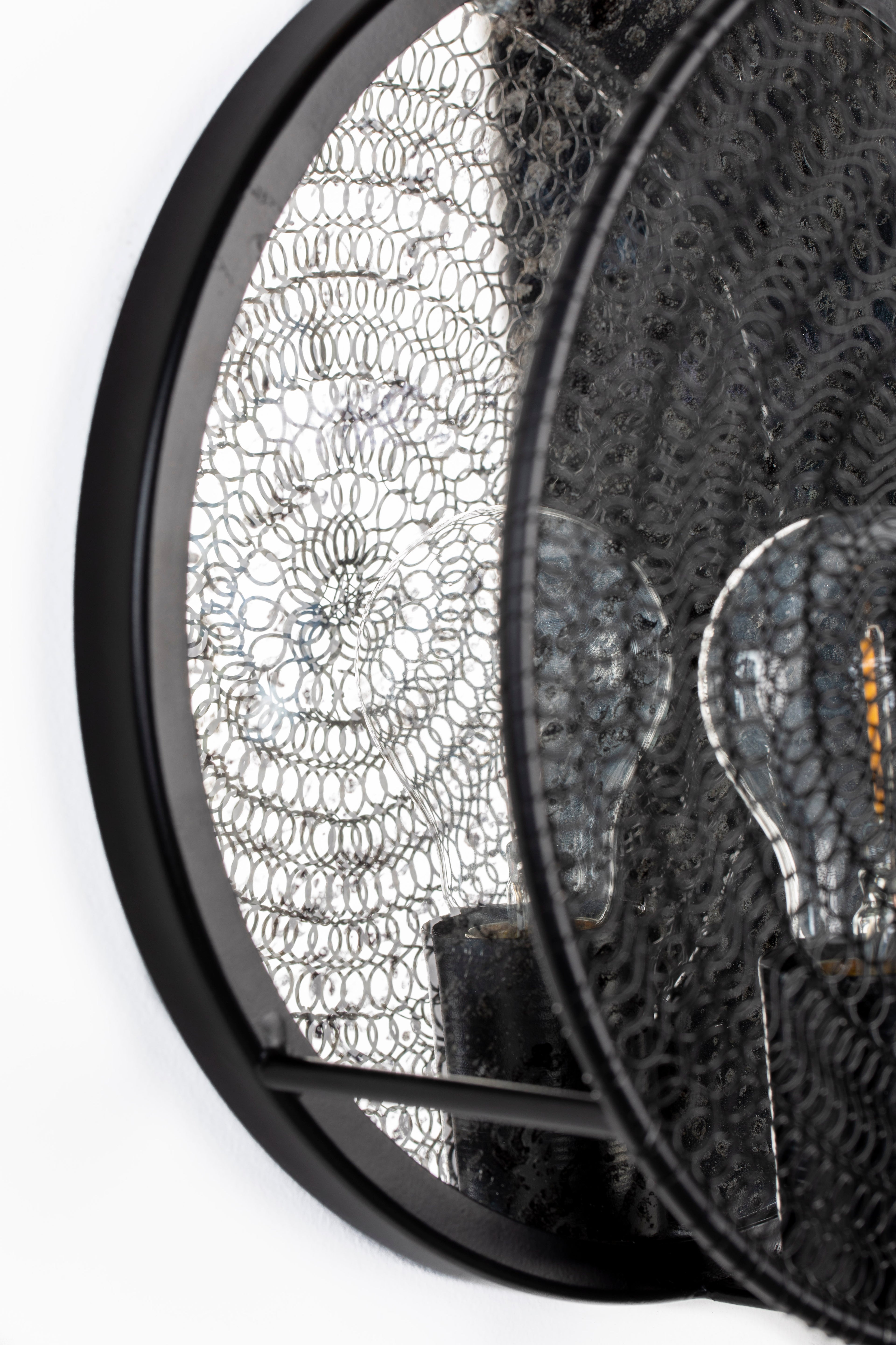 Lea - Wall Light - Metal - Black