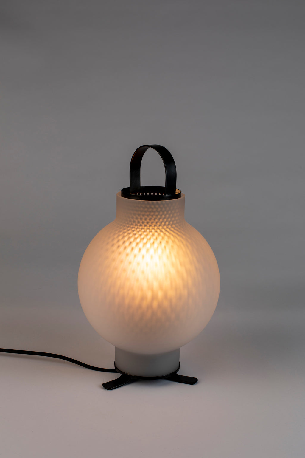 Nomad - Table Lamp - Iron - White/Black