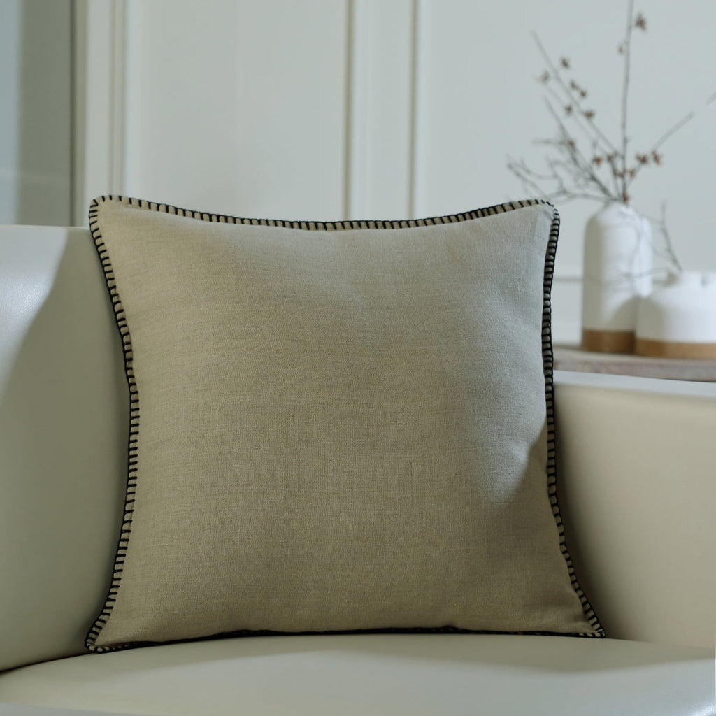 Maxime - Cushion - Washed Linen - Natural/Black
