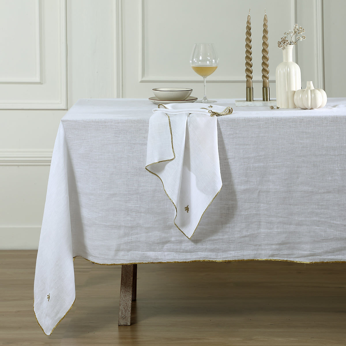 Camille - Tablecloth - Washed Linen - White/Gold