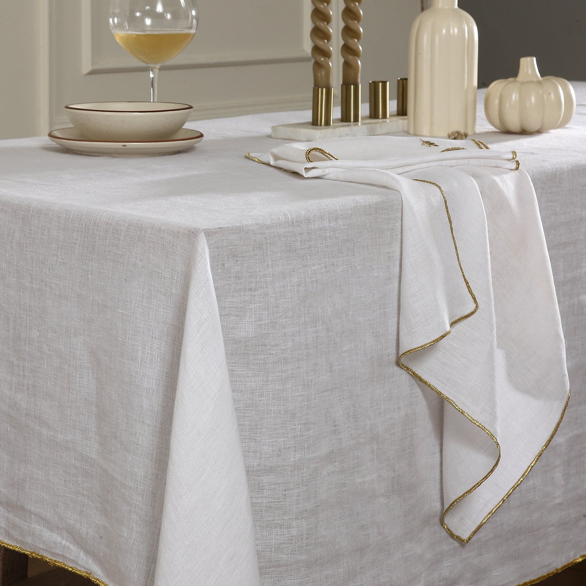 Camille - Tablecloth - Washed Linen - White/Gold