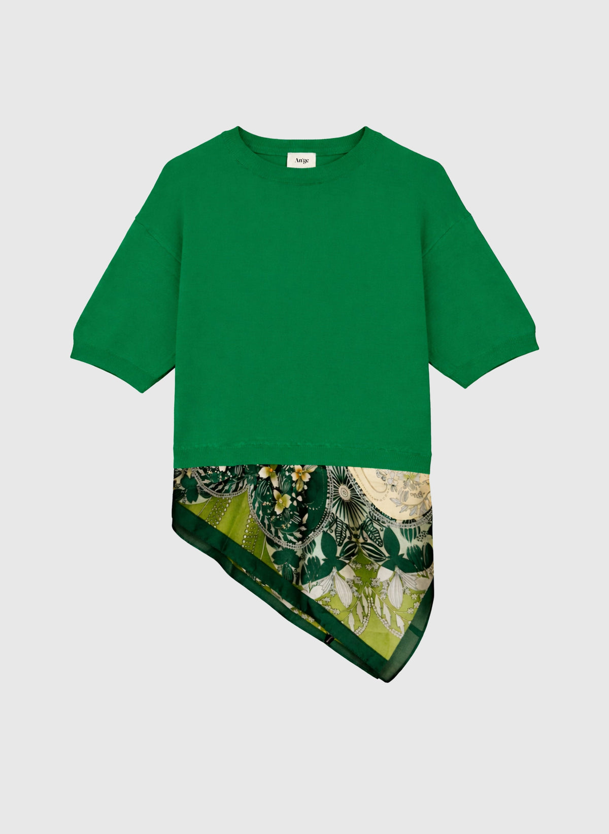 An'ge – Tröja Nanata Pomme, grön kortärmad t-shirt med mönstrad sidensjal