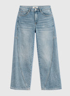 An'ge – Pantalon Palide Bleu, jean large bleu clair, coupe droite, sur fond gris