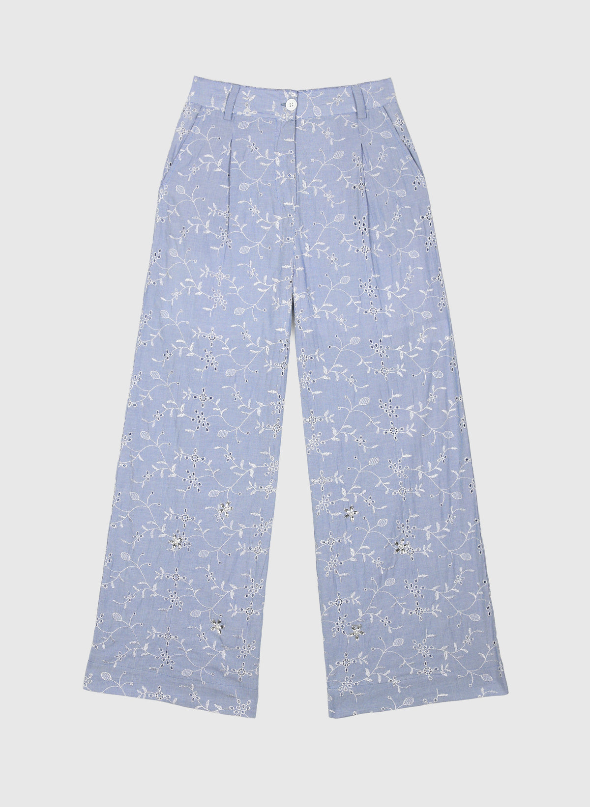 An'ge – Pantalon Ralya Rayure, pantalon large bleu clair avec broderies florales blanches, vue de face