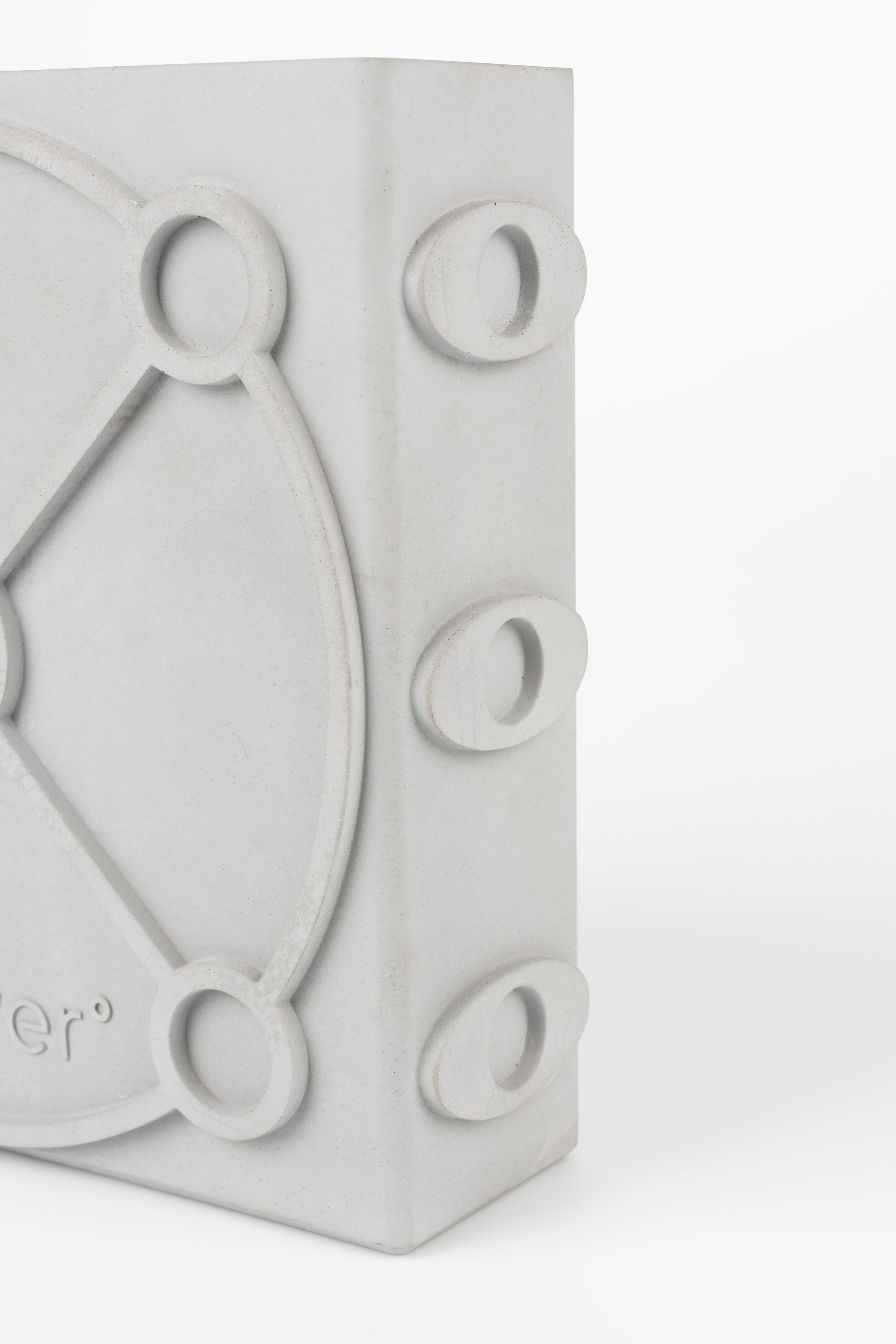 Graphic Plat - Vase - Concrete - Gray
