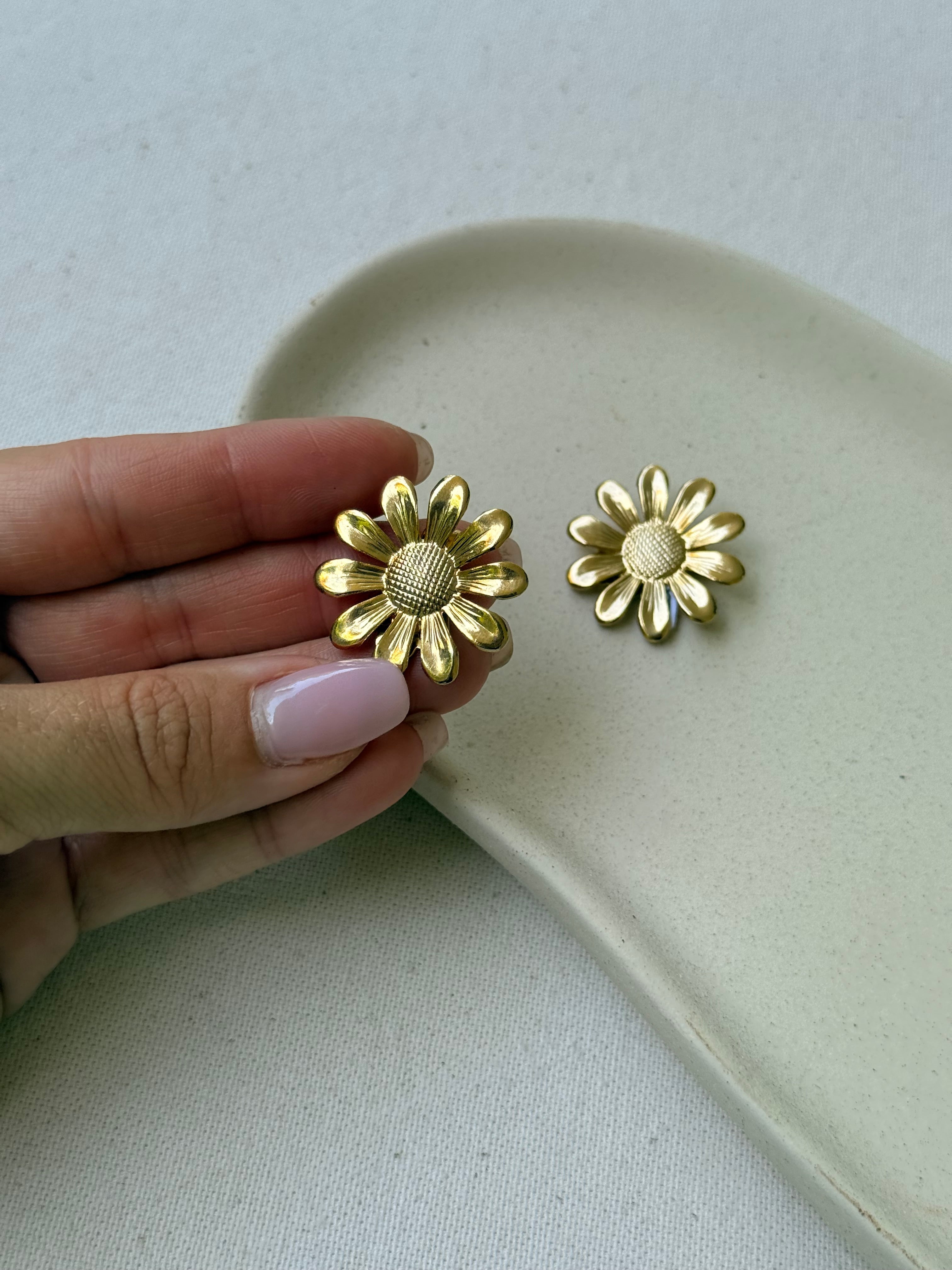 Vintage Earrings - Gold-Tone Flower