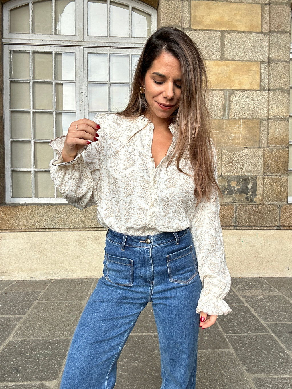 Amélia beige floral blouse