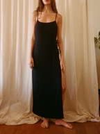 Robe One Side Black Echancrée