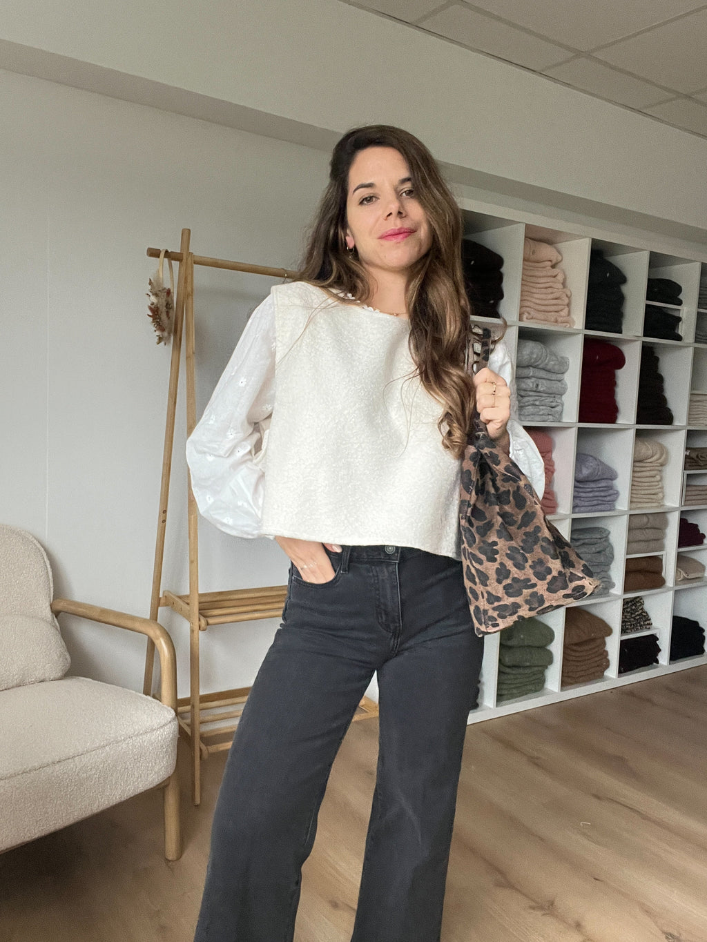 Sweter bez rękawów z wiązaniami Jeanne écru