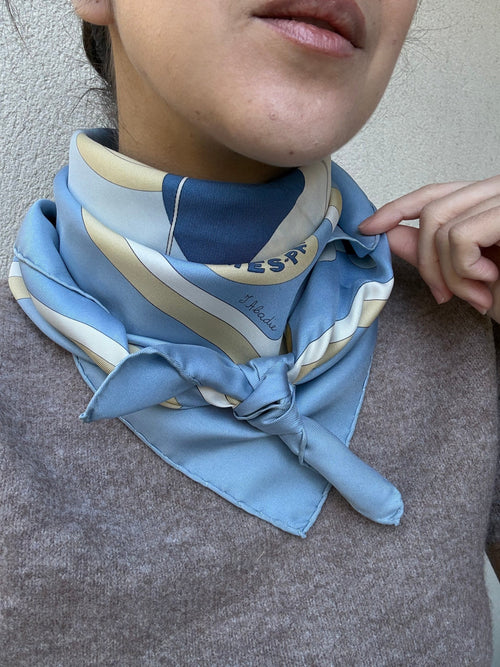 Foulard Hermès – Modèle Swing