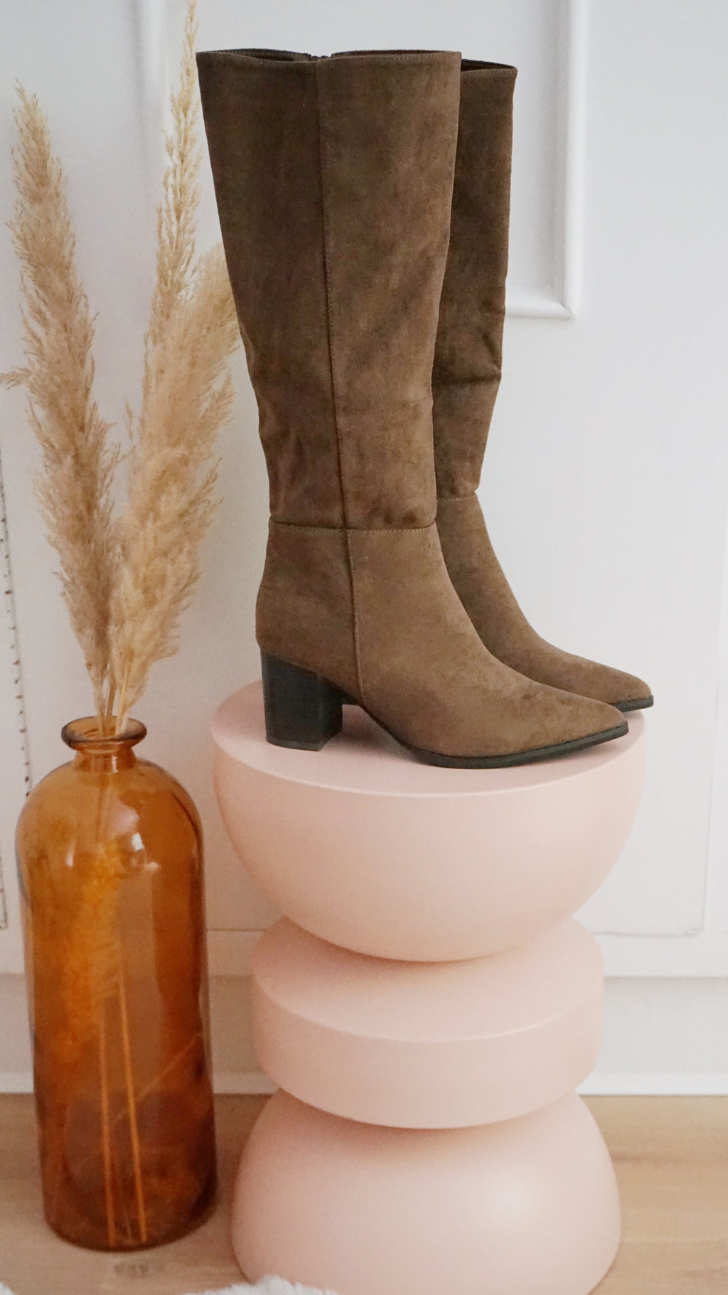 Léane taupe faux suede boots