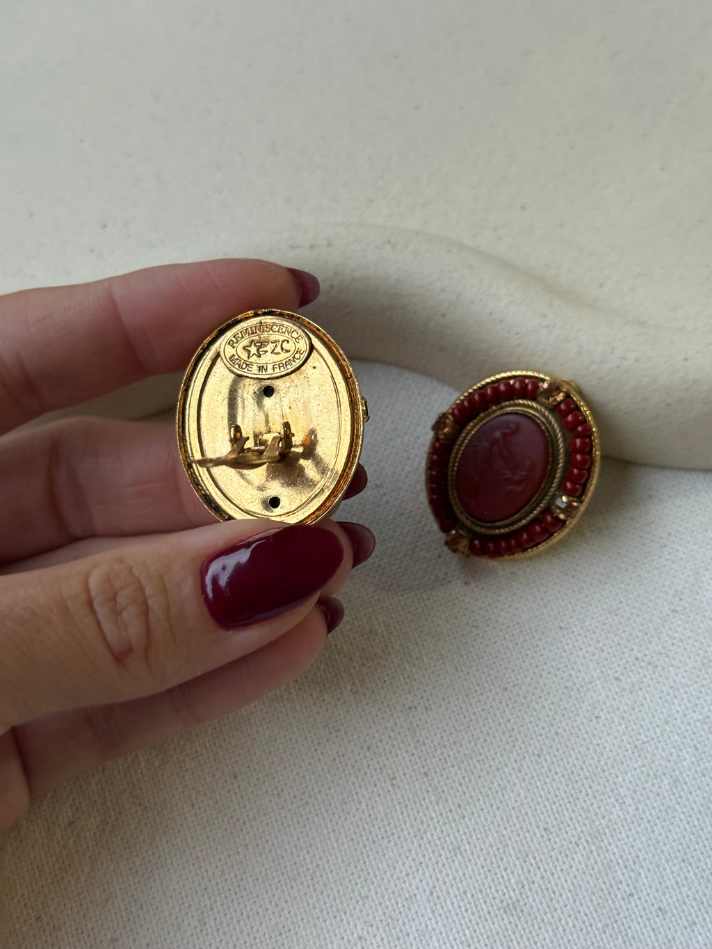 Boucles D’Oreilles Zoé Coste Pour Réminiscence Vintage - Camées Bordeaux