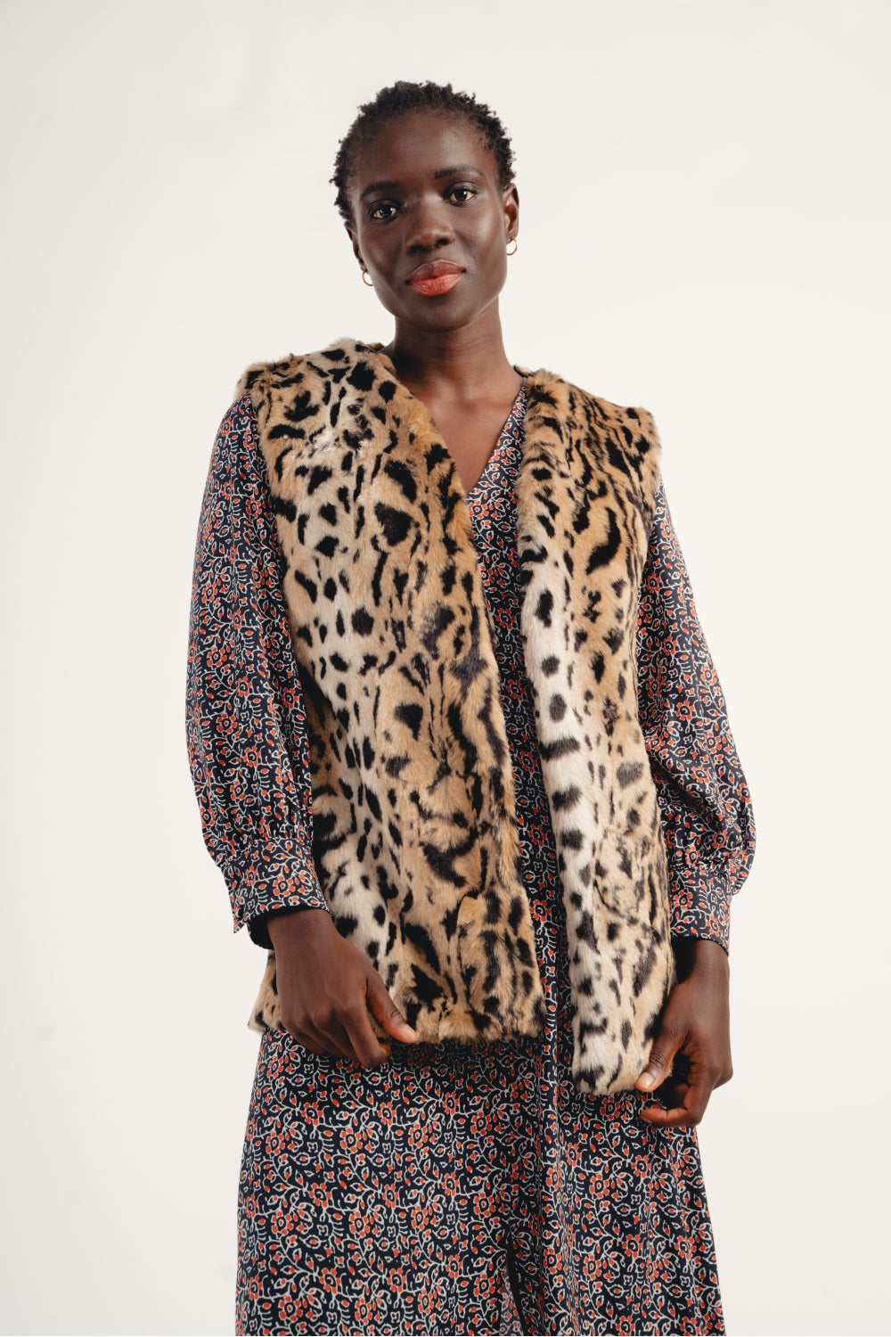 Morris Sleeveless Leo Jacket - Black