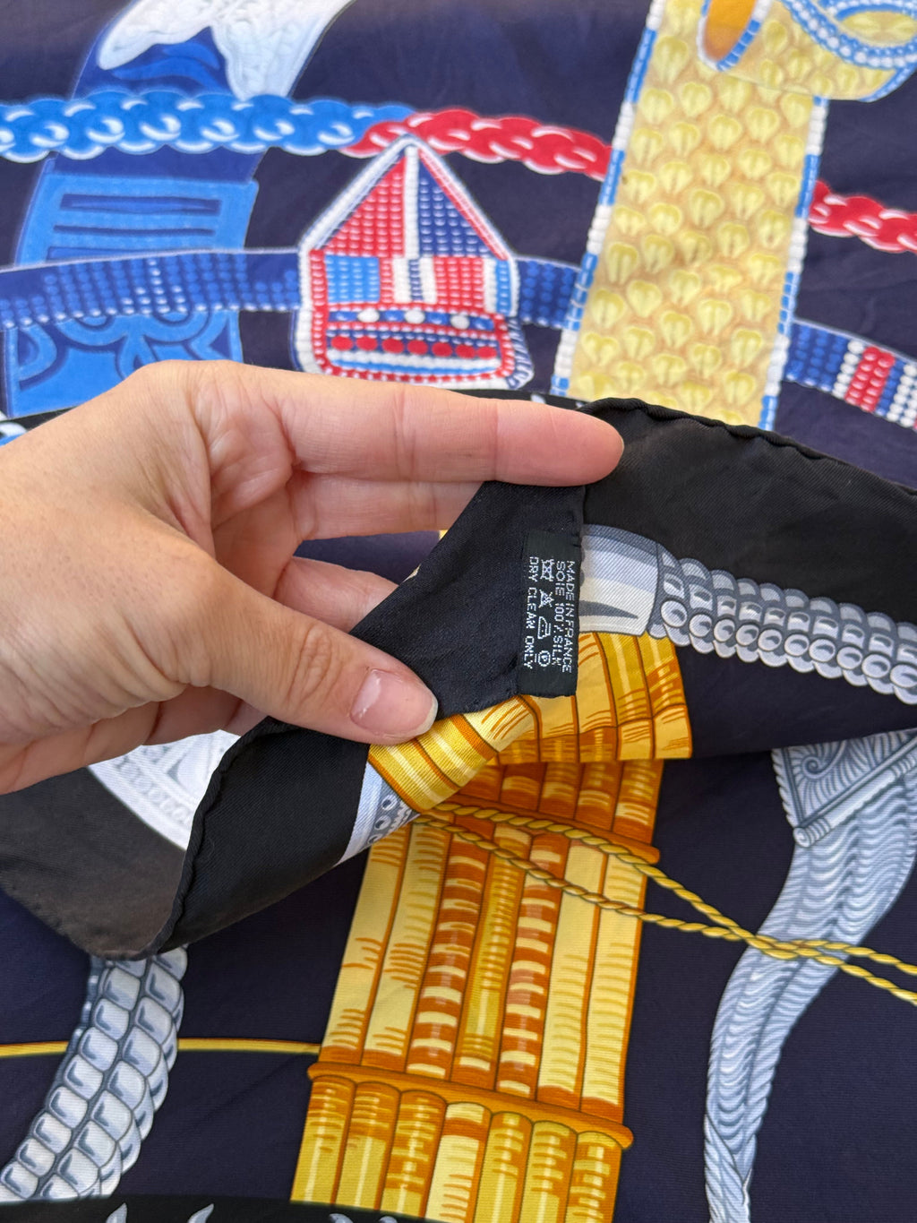 Foulard Hermès – Modèle Ceintures Et Liens