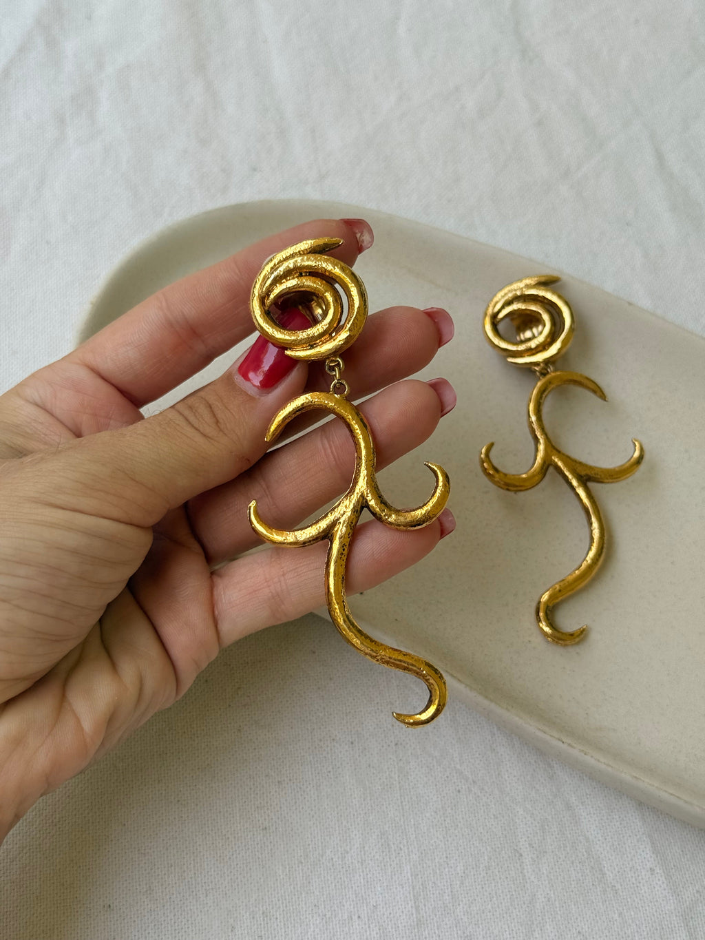 Pendientes Vintage - Diseño Estructural Dorado