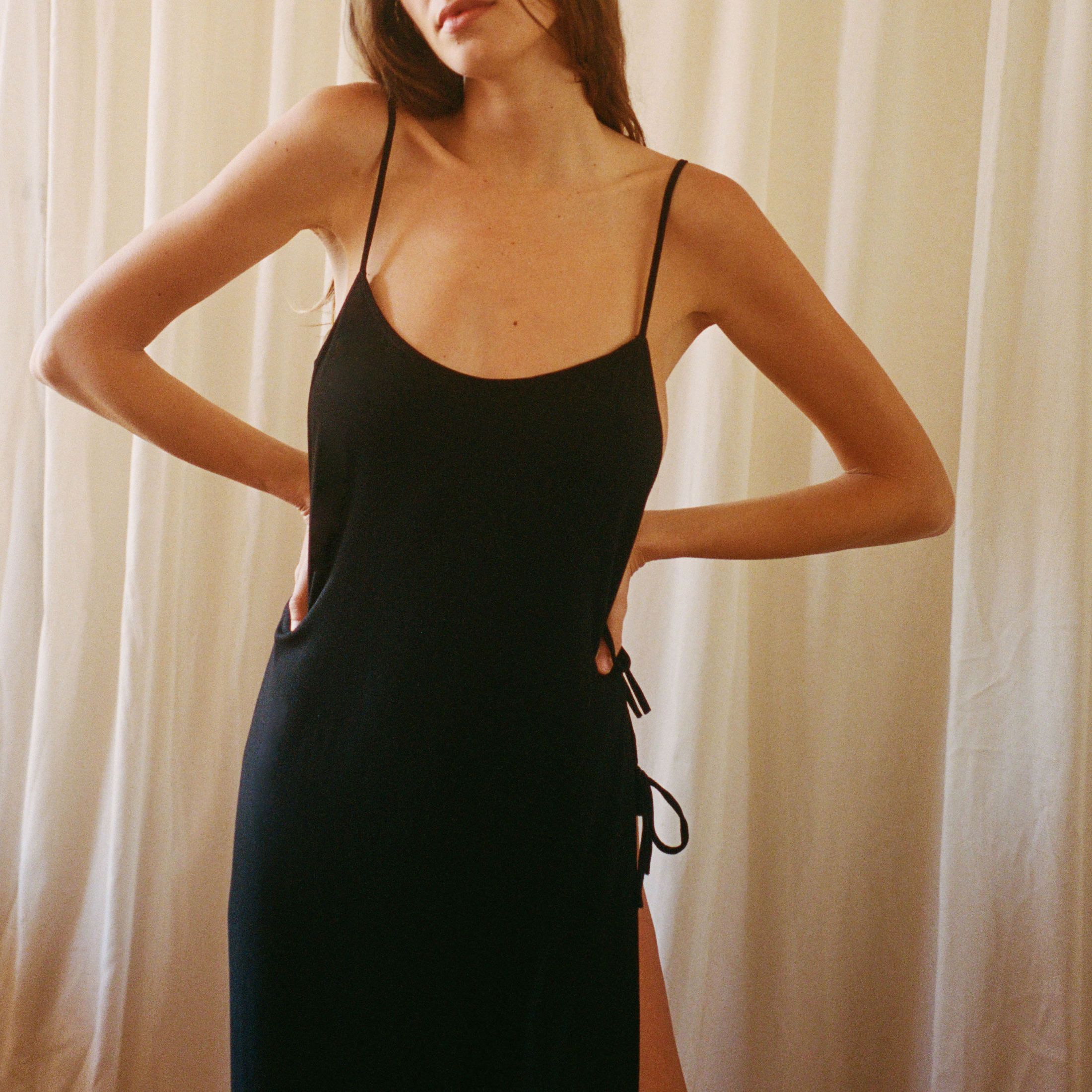 Robe One Side Black Noire