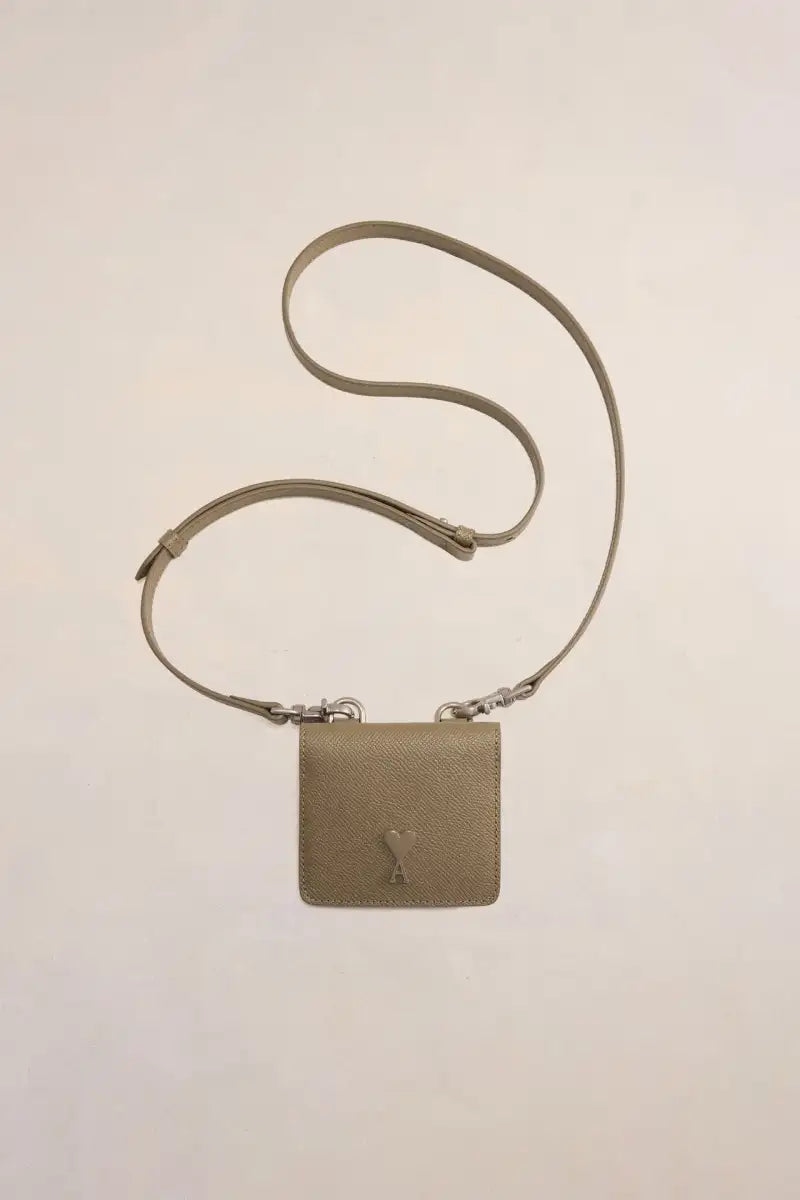 Tarjetero – Ami Paris – Taupe