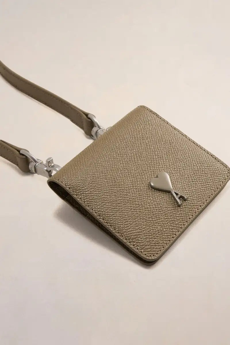 Tarjetero – Ami Paris – Taupe