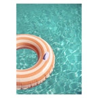 Raisa Zwart - Diversión en la piscina Peach Fuzz