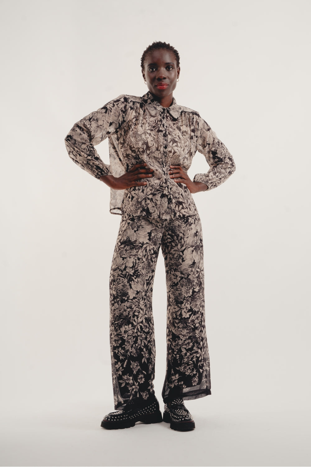 The Tracy Black Flower Pants Black