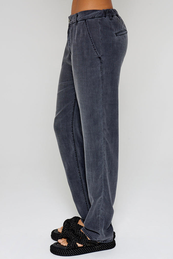 699 Nelly Pantalon Fluide