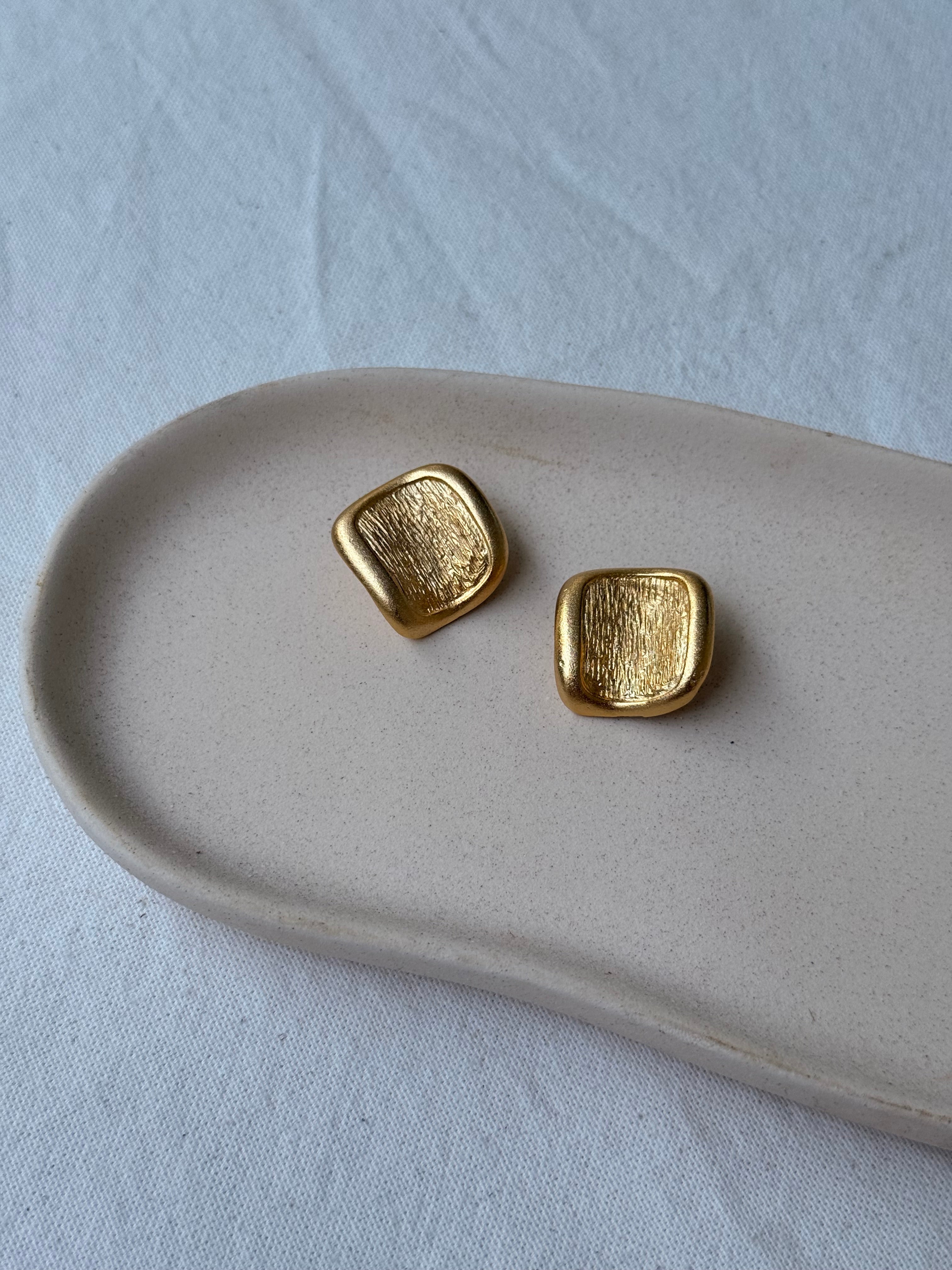 Boucles D’Oreilles Vintage - Carrés Dorés Texturés