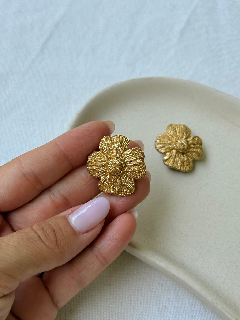 Boucles D’Oreilles Vintage Fleurs Dorées