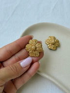 Boucles D’Oreilles Vintage Fleurs Dorées
