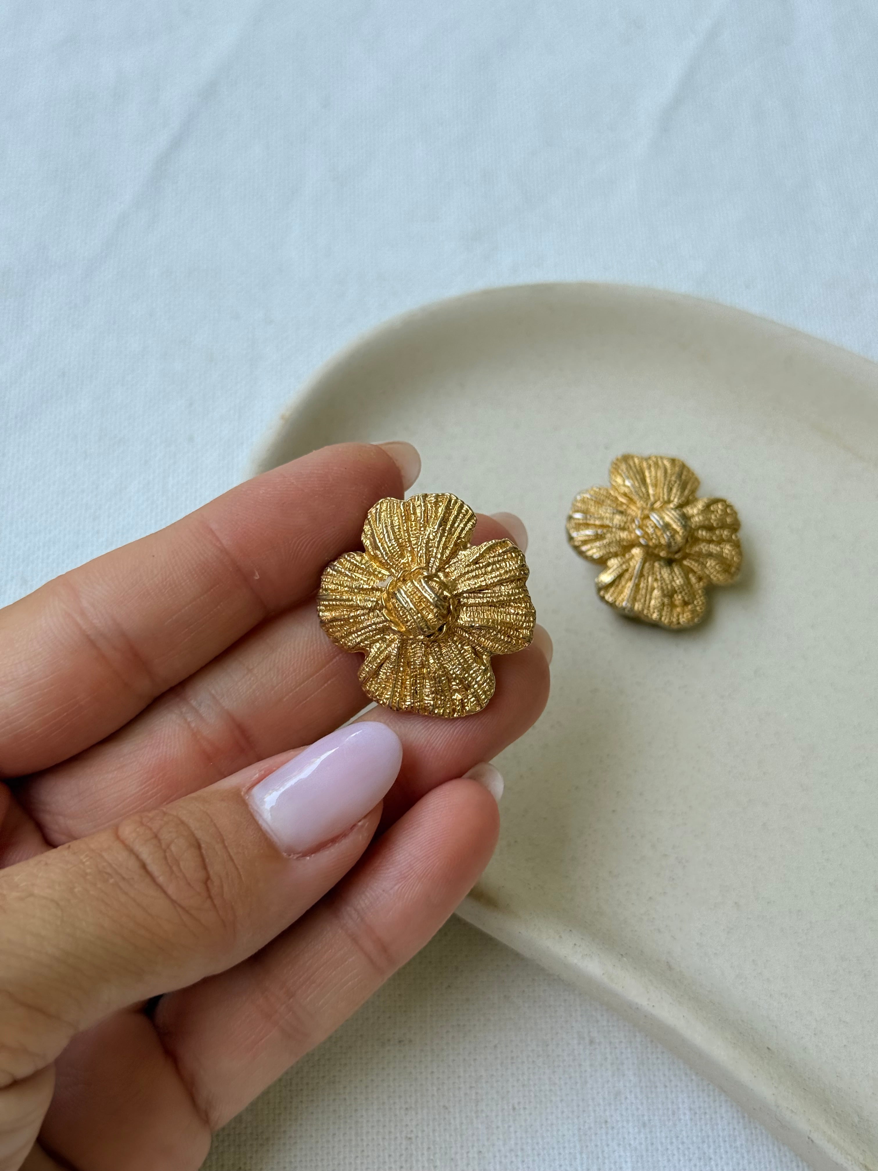 Boucles D’Oreilles Vintage Fleurs Dorées