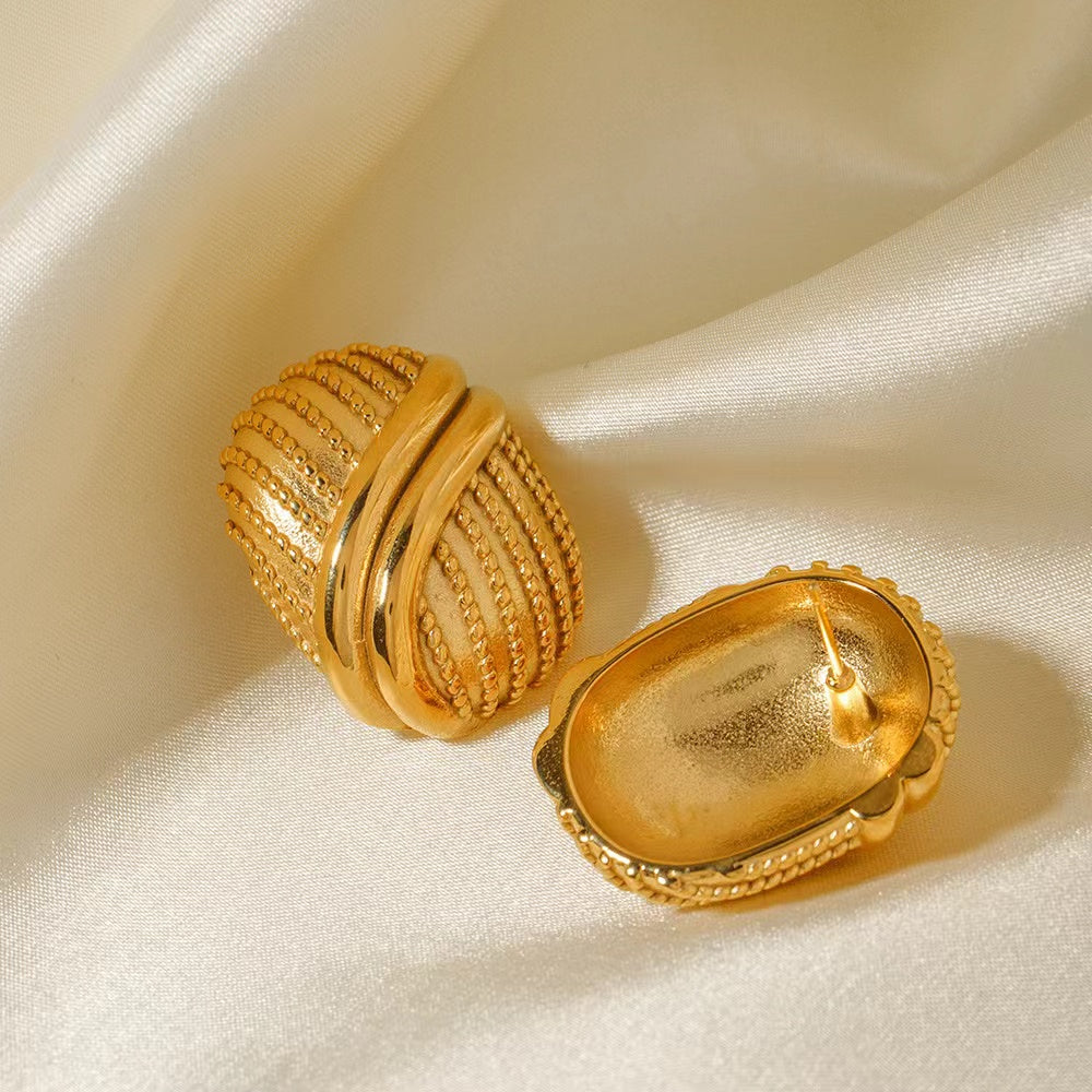 Amia Earrings