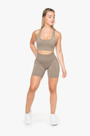 Short Essence - Walnut