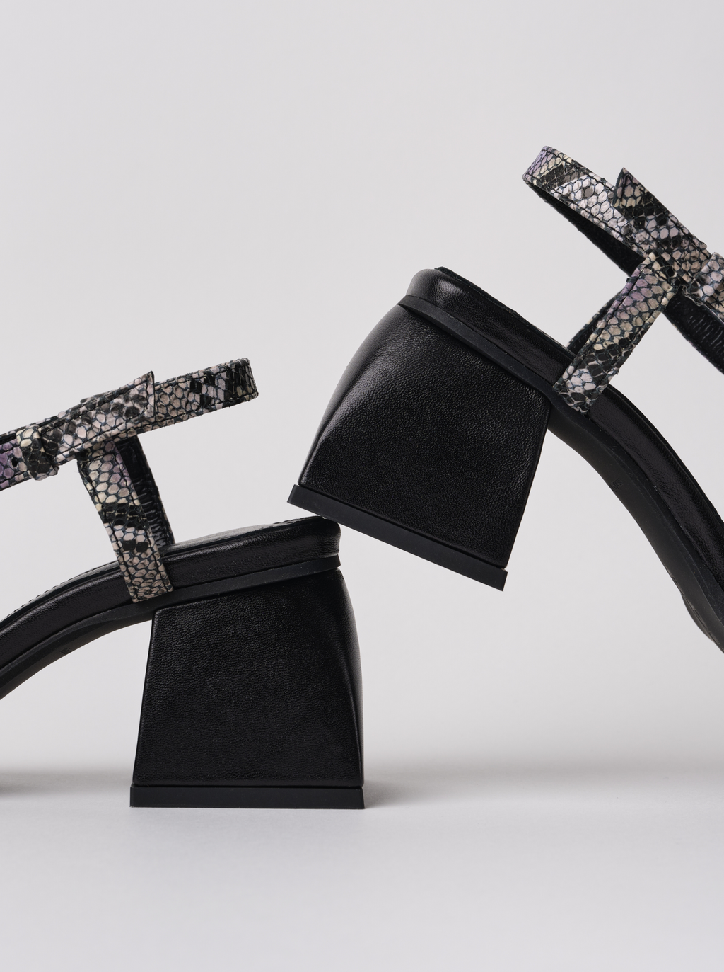 Sandalias Square Crush Python tacón cuadrado