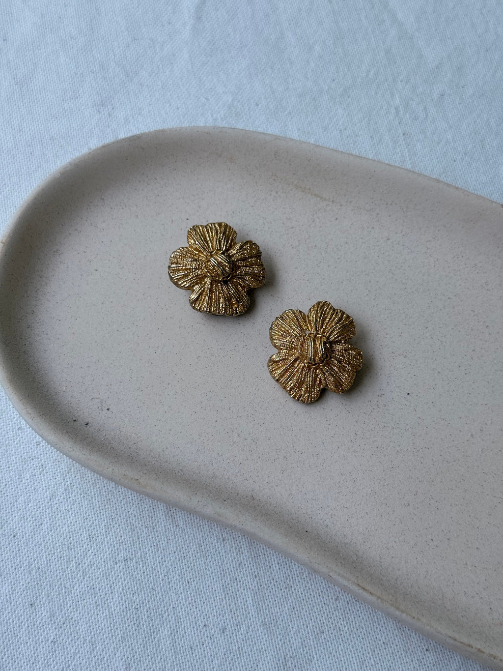 Boucles D’Oreilles Vintage Fleurs Dorées