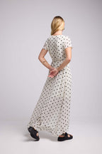 Vestido Largo Mangas Cortas - Lunares Blancos