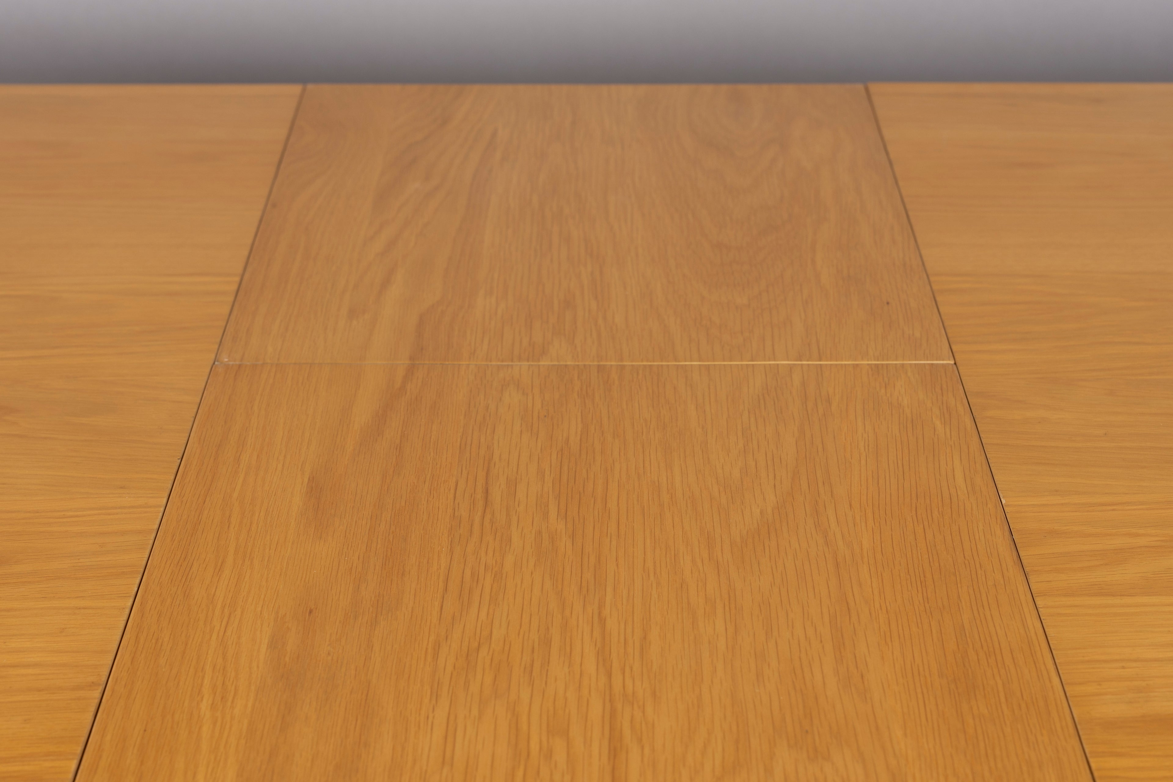 Barlet 200/ - Dining Room Table - Wood - Oak/Brown