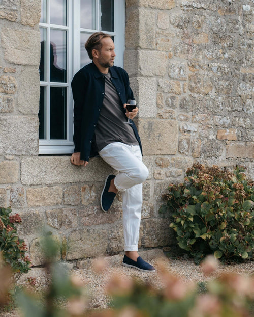 Chausson homme laine, bleu marine Angarde porté lifestyle