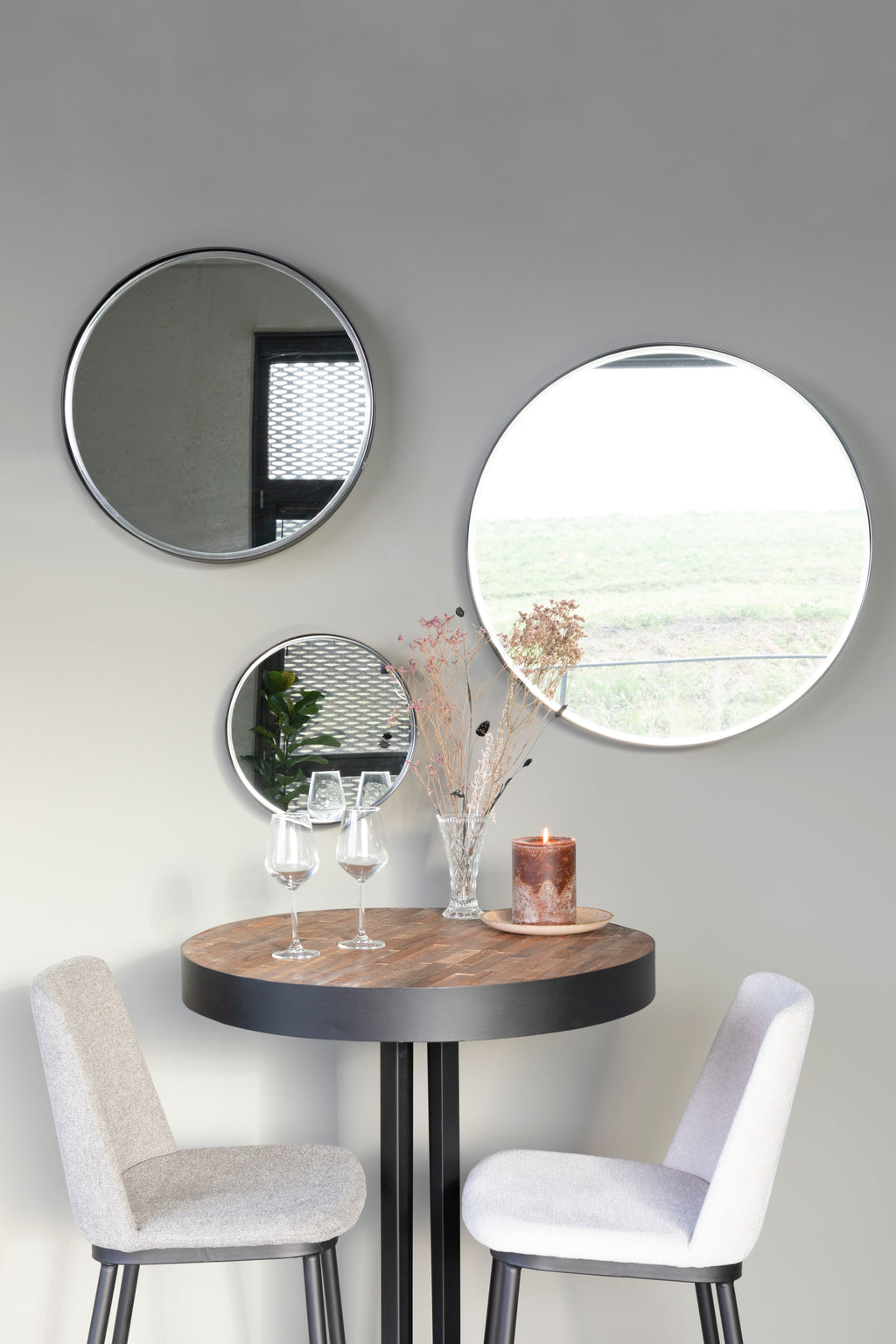 Medium Raj - Mirror - Steel - Black