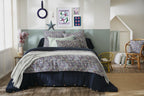 Bed End - Malia