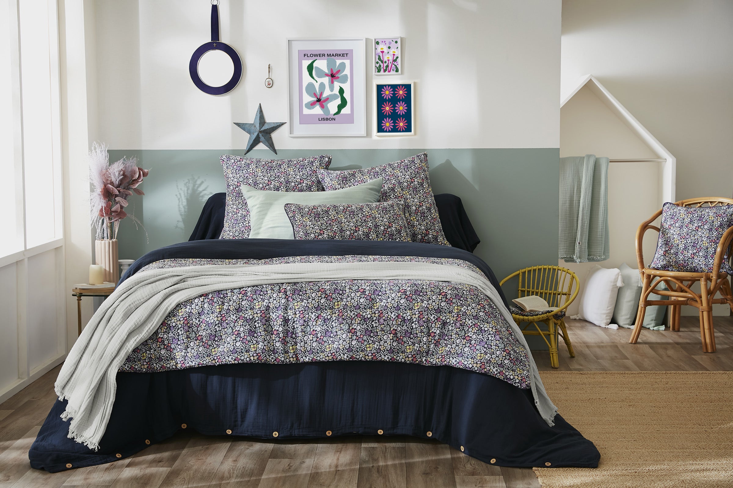 Bed End - Malia